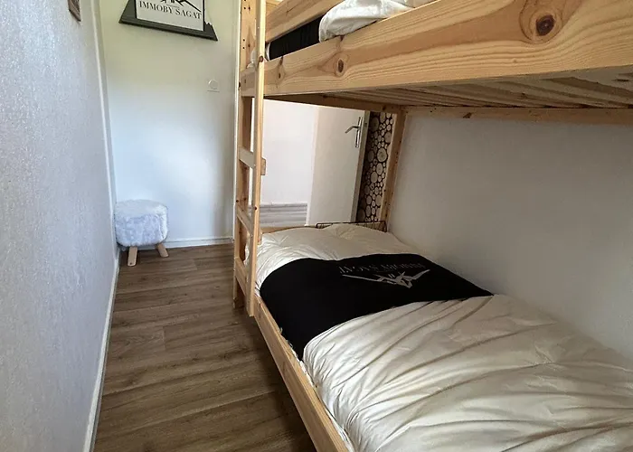 Lumineux Au Pied Des Pistes, - Fr-1-814-177 * Сюпер-Бес